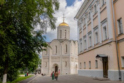 Владимирская область.  Владимир.  Виды города.  Дмитриевский собор.