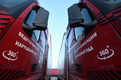 Москва. Беспилотные грузовые автомобили `Камаз` прибыли в город по трассе М-11 из Санкт-Петербурга в рамках проекта `Беспилотные логистические коридоры`.