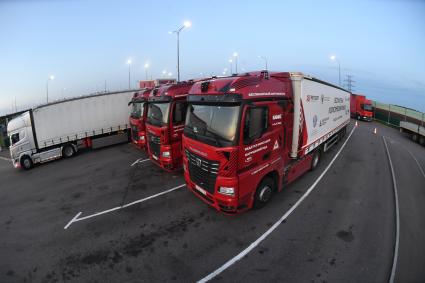 Москва. Беспилотные грузовые автомобили `Камаз` прибыли в город по трассе М-11 из Санкт-Петербурга в рамках проекта `Беспилотные логистические коридоры`.