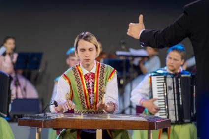 Москва. Гала-концерт фестиваля Союзного государства `Творчество юных` в Зале Полководцев Музея Победы на Поклонной горе.