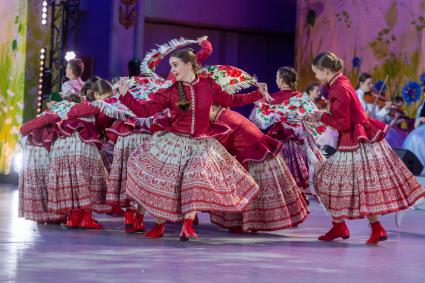 Москва. Гала-концерт фестиваля Союзного государства `Творчество юных` в Зале Полководцев Музея Победы на Поклонной горе.