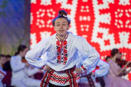 Москва. Гала-концерт фестиваля Союзного государства `Творчество юных` в Зале Полководцев Музея Победы на Поклонной горе.