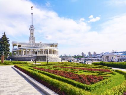 Москва. Здание Северного речного вокзала.