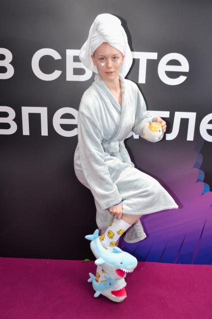 Москва. Блогер Даша Дошик на церемонии награждения `Премия VK Клипов - 2023`.