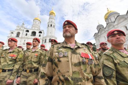 Москва.  Военнослужащие перед обращением президента РФ Владимира Путина  к подразделениям Министерства обороны РФ, Федеральной службы войск национальной гвардии, Федеральной службы безопасности, Министерства внутренних дел и Федеральной службы охраны, которые обеспечили порядок и законность во время мятежа.