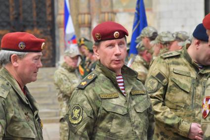 Москва.  Директор Федеральной службы войск национальной гвардии - главнокомандующий войсками национальной гвардии РФ Виктор Золотов  перед  выступлением  президента РФ Владимира Путина перед  личным составом подразделений Министерства обороны, Федеральной службы войск национальной гвардии, Федеральной службы безопасности, Министерства внутренних дел и Федеральной службы охраны, которые обеспечили порядок и законность во время мятежа.