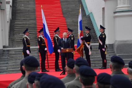 Москва.   Президент РФ Владимир Путин во время обращения  к подразделениям Министерства обороны РФ, Федеральной службы войск национальной гвардии, Федеральной службы безопасности, Министерства внутренних дел и Федеральной службы охраны, которые обеспечили порядок и законность во время мятежа.