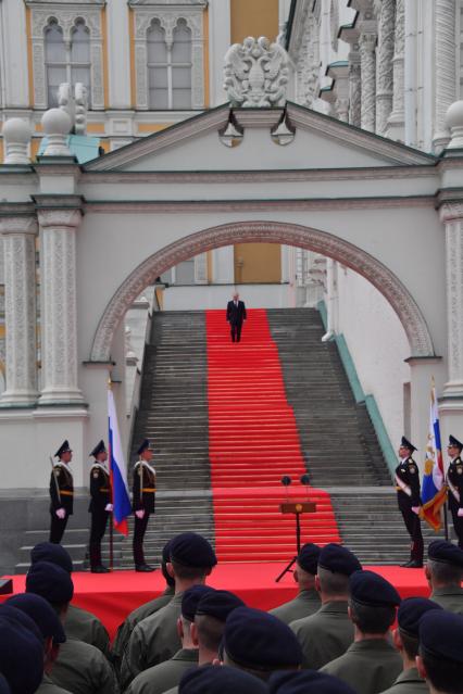 Москва.   Президент РФ Владимир Путин во время обращения  к подразделениям Министерства обороны РФ, Федеральной службы войск национальной гвардии, Федеральной службы безопасности, Министерства внутренних дел и Федеральной службы охраны, которые обеспечили порядок и законность во время мятежа.