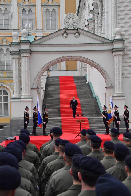 Москва.   Президент РФ Владимир Путин во время обращения  к подразделениям Министерства обороны РФ, Федеральной службы войск национальной гвардии, Федеральной службы безопасности, Министерства внутренних дел и Федеральной службы охраны, которые обеспечили порядок и законность во время мятежа.