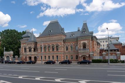 Москва.  Вид на дом купца  Игумнова, резиденция французского посла в Москве, Большая Якиманка, 43.