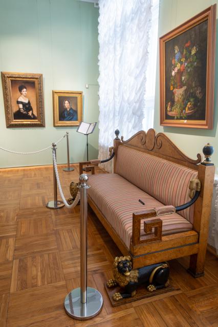 Тула. Интерьер в Тульском музее изобразительных искусств.