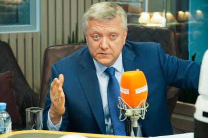 Москва. Первый заместирель руководителя фракции `Единой России` в Госдуме Дмитрий Вяткин на радио `Комсомольская правда`.