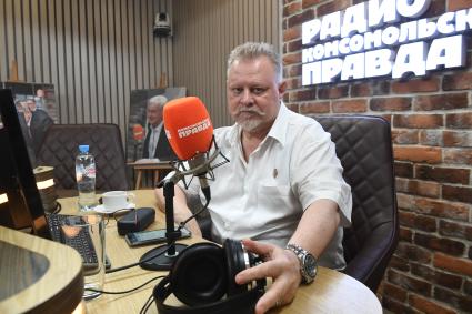 Москва. Военный эксперт Владислав Шурыгин на радиостанции `Комсомольская правда`.