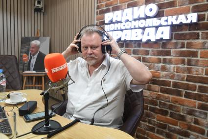 Москва. Военный эксперт Владислав Шурыгин на радиостанции `Комсомольская правда`.