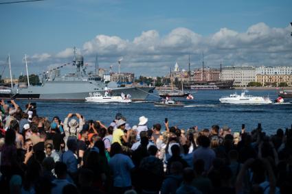 Санкт-Петербург. Корабли Балтийского флота ВМФ РФ на Главном военно-морском параде в честь Дня ВМФ РФ