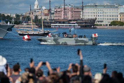 Санкт-Петербург. Во время Главного военно-морского парада в честь Дня ВМФ РФ.