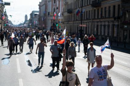 Санкт-Петербург. Люди во время празднования Дня ВМФ РФ.