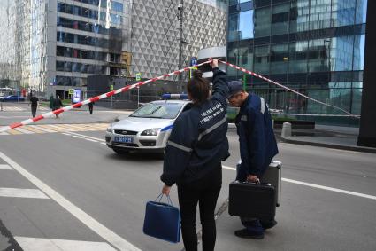 Москва. У поврежденного здания делового центра `Москва-Сити` в результате атаки украинских беспилотников.