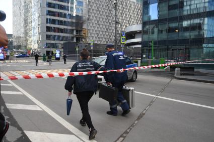 Москва. У поврежденного здания делового центра `Москва-Сити` в результате атаки украинских беспилотников.