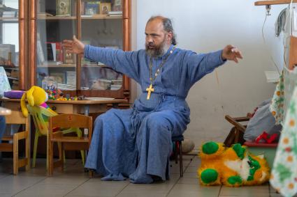 Ряжский район. Село Новое Еголдаево. Священник отец Дионисий ( Денис Соляков).