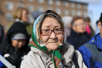 Красноярский край. Хатанга.  Пожилая женщина  на празднике День оленевода.