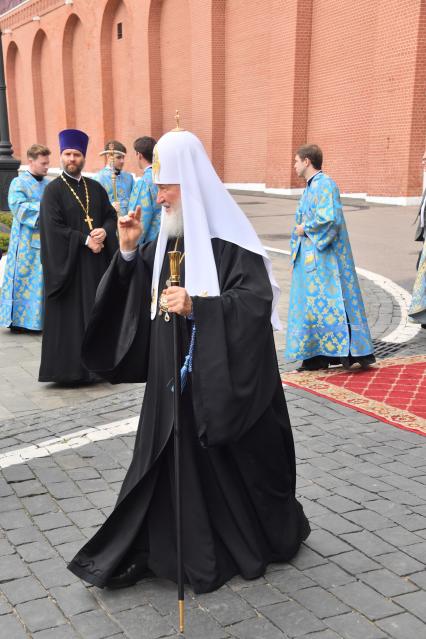 Москва.  Патриарх Московский и всея Руси Кирилл  перед церемонией освящения отреставрированной надвратной иконы Спаса Нерукотворного  на Спасской башне Московского Кремля.