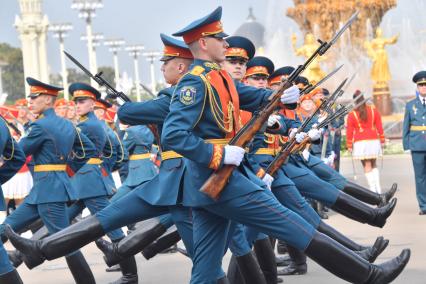 Москва. Торжественная церемония  принятия  Присяги курсантами и студентами  Академии ГПС МЧС.