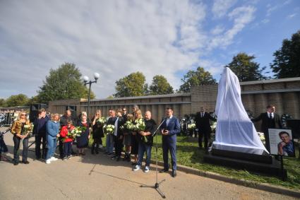 Открытие памятника музыканту Юрию Шатунову в Москве