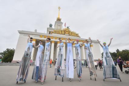 Москва.   Празднование Дня города Москвы на ВДНХ.