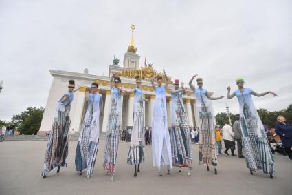 Москва.   Празднование Дня города Москвы на ВДНХ.