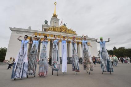 Москва.   Празднование Дня города Москвы на ВДНХ.