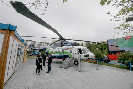 Владивосток, Приморский край.  Выставка вертолетного завода в Бурятии в рамках Восточного экономического форума (ВЭФ).