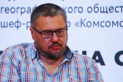 Москва. Шеф-редактор КП Евгений Сазонов во время презентации своей книги `Первопроходцы Дальнего Востока. Настоящие русские герои` на Московской книжной ярмарке.