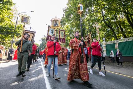 Московская область. Участники XII Елисаветинского крестного хода.