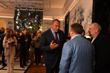 Москва. Заместитель председателя Государственной Думы РФ Петр Толстой в кинотеатре `Художественный` на презентации нового сезона `ИРИ`, учредителя первой Национальной премии интернет-контента, которая призвана отмечать лучшие цифровые проекты социальной направленности.
