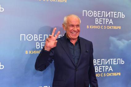 Москва. Актер Сергей Гармаш   на премьере фильма `Повелитель ветра`  в кинотеатре `Каро 11 Октябрь`.