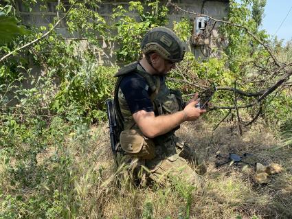 Запорожская область. Оператор беспилотника с позывным `Слоник` в районе Времевского выступа.