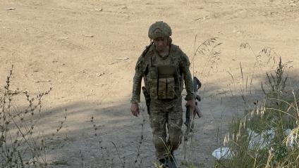 Луганская область. Сватовский район ЛНР. Боец одного из подразделений 1-ой гвардейской танковой армии на Южном фланге Купянского направления в районе села Новоселовского.