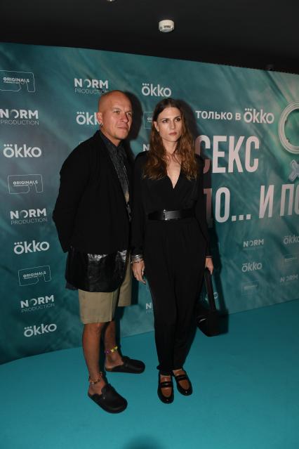 Москва. Актеры Антон Кузнецов и Марьяна Спивак
на светской премьере сериала `Секс. До и после` в ресторане `The Toy`.