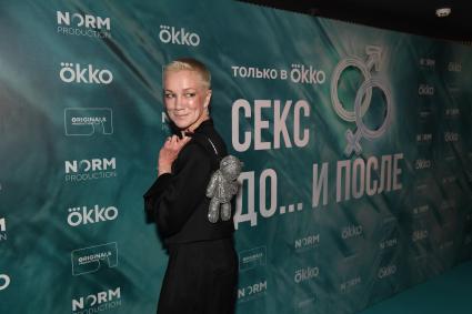 Москва.   Актриса Дарья Мороз на светской премьере сериала `Секс. До и после` в ресторане `The Toy`.