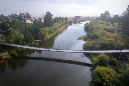 Забайкальский край, с. Укурик. Вид на реку Хилок и на ленд-арт парк `Тужи`.