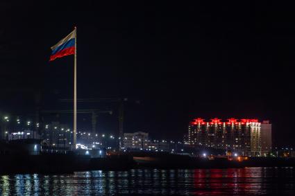 Амурская область, г. Благовещенск. Набережная Амура. На противоположном берегу - китайский город Хэйхэ.