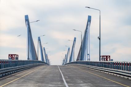 Амурская область, г. Благовещенск. Первый автомобильный мост через реку Амур между Россией и Китаем через пункт пропуска `Кани-Курган – Хэйхэ`.