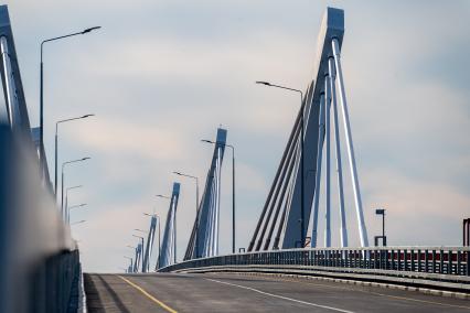 Амурская область, г. Благовещенск. Первый автомобильный мост через реку Амур между Россией и Китаем через пункт пропуска `Кани-Курган – Хэйхэ`.