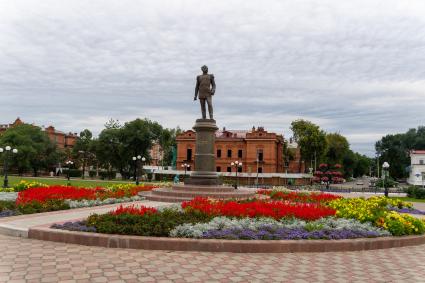 Амурская область, г. Благовещенск. Памятник графу Н. Н. Муравьеву-Амурскому.