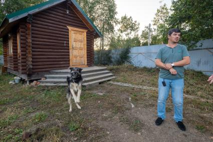 Хабаровский край, п. Кругликово. Павел Кочетков взял с семьей свой `дальневосточный гектар` и почти достроил свой большой дом.