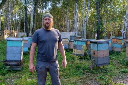 Хабаровский край, п. Кругликово. Один из первых хабаровских гектарщиков, пчеловод Сергей Суровцев.