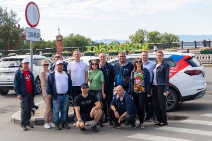 Хабаровск. Участники автопробега `Открываем Дальний`.