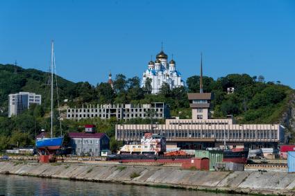 Приморский край, г.Находка. Находкинский судоремонтный завод.