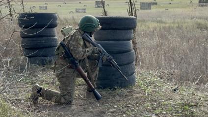 Луганская область. Бойцы ротно-тактической группы `Камертон`, бывшие бойцы ЧВК `Вагнер`, в составе спецназа `Ахмат` проводят боевое слаживание на полигоне.